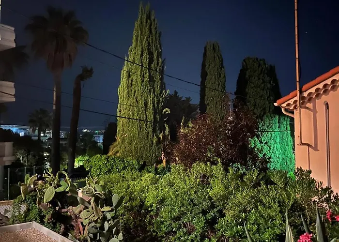 Détente à Juan Les Pins 2 Pièces Climatisée à 500m Des Plages Apartamento